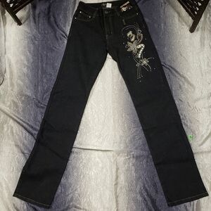 15/16 Women's NWT Women's Dark Wash Jeans With Design